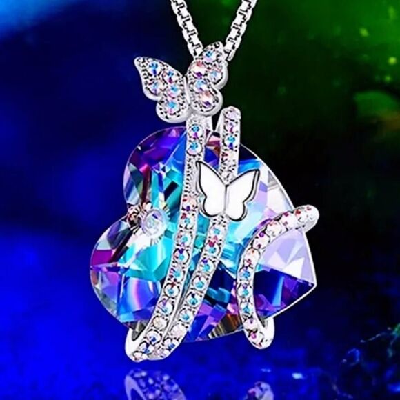 Heart Butterfly Necklace Delicate Craftsmanship - Picture 1 of 10